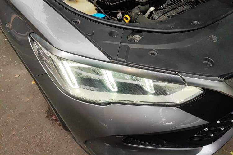 Used BYD Song Pro New Energy 2023 Champion Edition DM-i 110KM Excellence Model Right Front Headlight