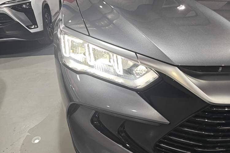 Used BYD Song Pro New Energy 2023 Champion Edition DM-i 110KM Excellence Model Right Front Headlight