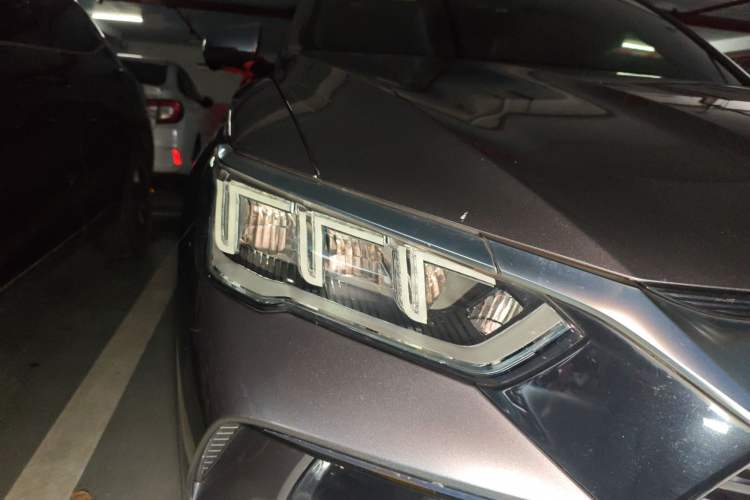 Used BYD Song Pro New Energy 2023 Champion Edition DM-i 110KM Beyond Model Right Front Headlight