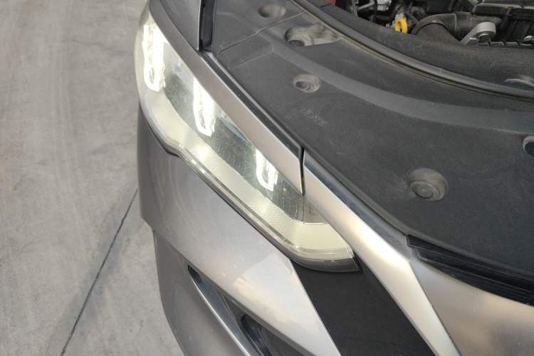 Used BYD Song Pro New Energy 2023 Champion Edition DM-i 110KM Excellence Model Right Front Headlight