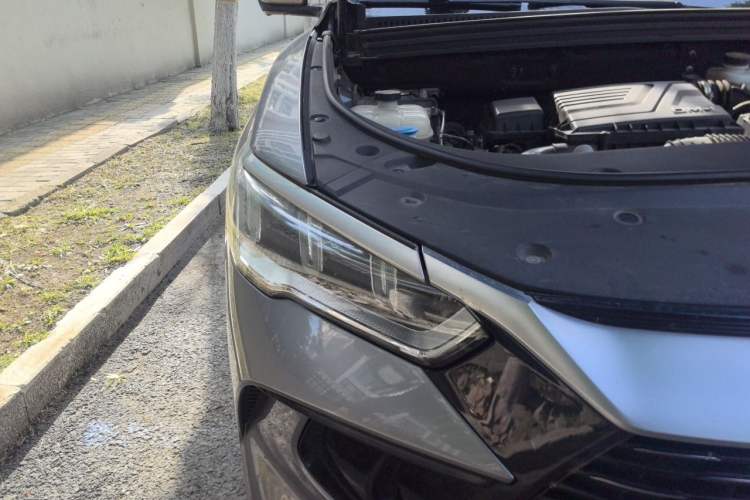Used BYD Song Pro New Energy 2023 Champion Edition DM-i 110KM Excellence Model Right Front Headlight