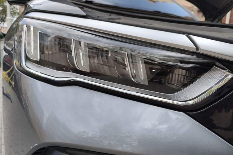 Used BYD Song Pro New Energy 2023 Champion Edition DM-i 110KM Excellence Model Right Front Headlight