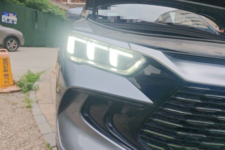 Used BYD Song Pro New Energy 2023 Champion Edition DM-i 71KM Navigation Model Right Front Headlight