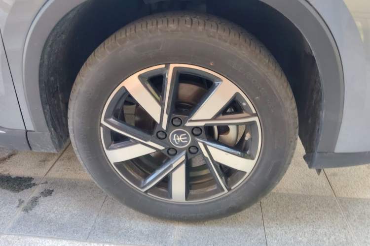 Used BYD Song Pro New Energy 2023 Champion Edition DM-i 71KM Navigation Model Right Front Wheel Hub