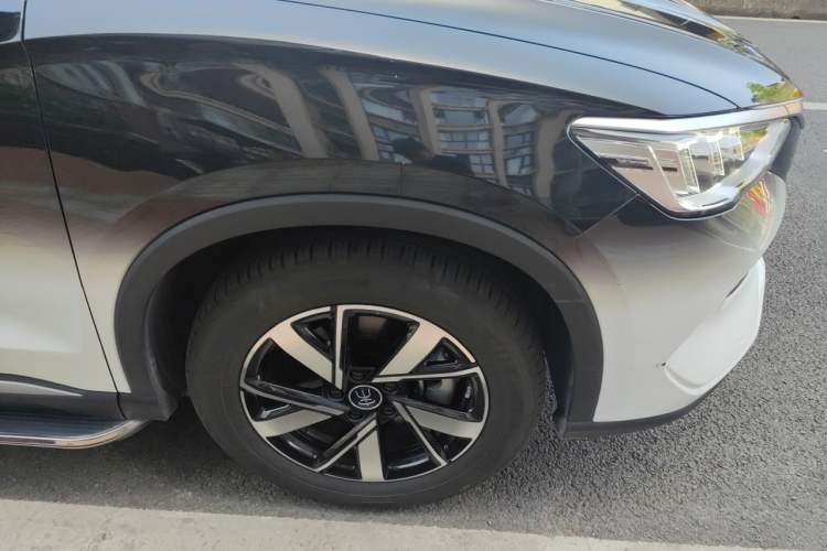 Used BYD Song Pro New Energy 2023 Champion Edition DM-i 71KM Beyond Model Right Front Wheel Hub