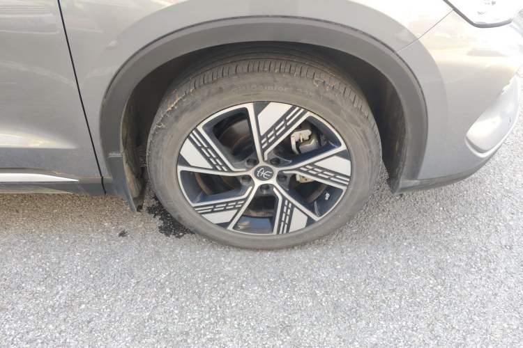 Used BYD Song Pro New Energy 2023 Champion Edition DM-i 110KM Excellence Model Right Front Wheel Hub