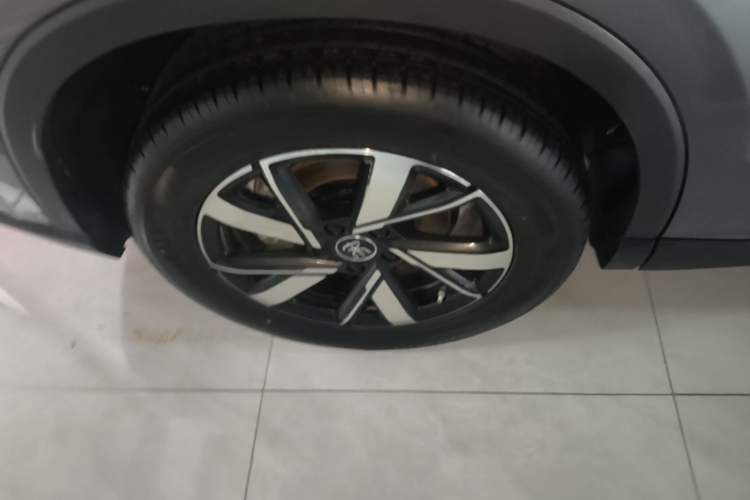 Used BYD Song Pro New Energy 2023 Champion Edition DM-i 110KM Excellence Model Right Rear Wheel Hub