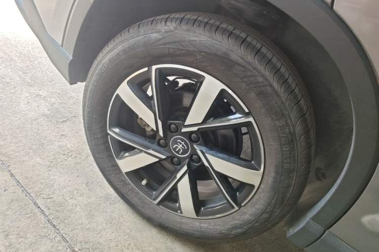 Used BYD Song Pro New Energy 2023 Champion Edition DM-i 110KM Beyond Model Right Rear Wheel Hub