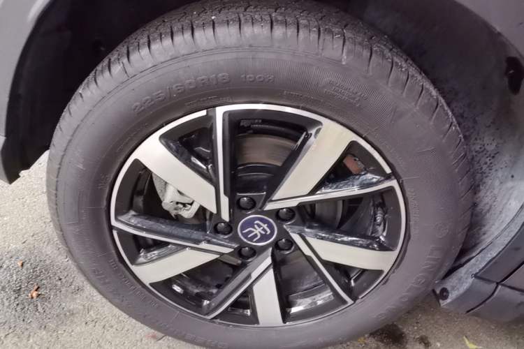 Used BYD Song Pro New Energy 2023 Champion Edition DM-i 110KM Beyond Model Right Rear Wheel Hub