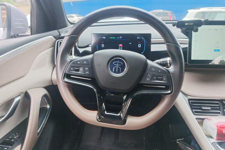 Used BYD Song Pro New Energy 2023 Champion Edition DM-i 71KM Navigation Model Steering Wheel