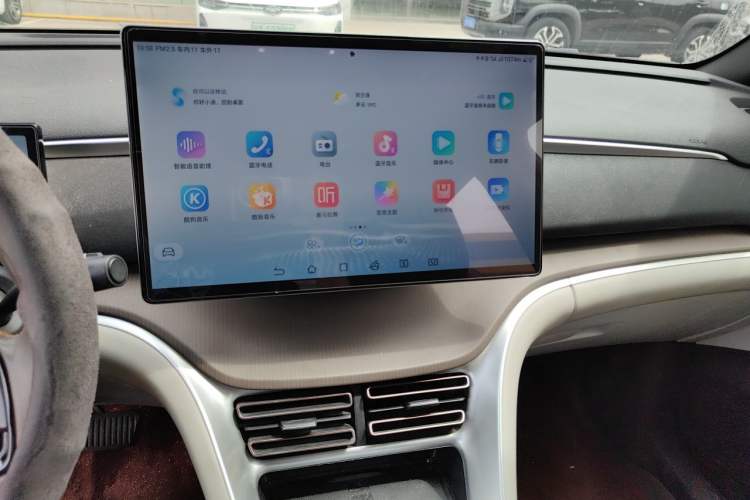Used BYD Song Pro New Energy 2023 Champion Edition DM-i 110KM Excellence Model Audio And AC Panel