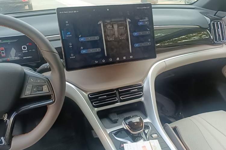 Used BYD Song Pro New Energy 2023 Champion Edition DM-i 110KM Excellence Model Audio And AC Panel