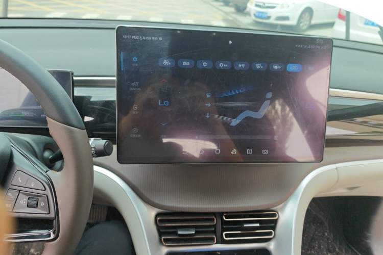Used BYD Song Pro New Energy 2023 Champion Edition DM-i 110KM Excellence Model Audio And AC Panel