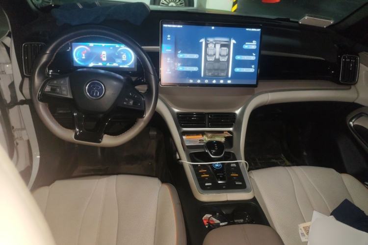 Used BYD Song Pro New Energy 2023 Champion Edition DM-i 110KM Excellence Model Center Console