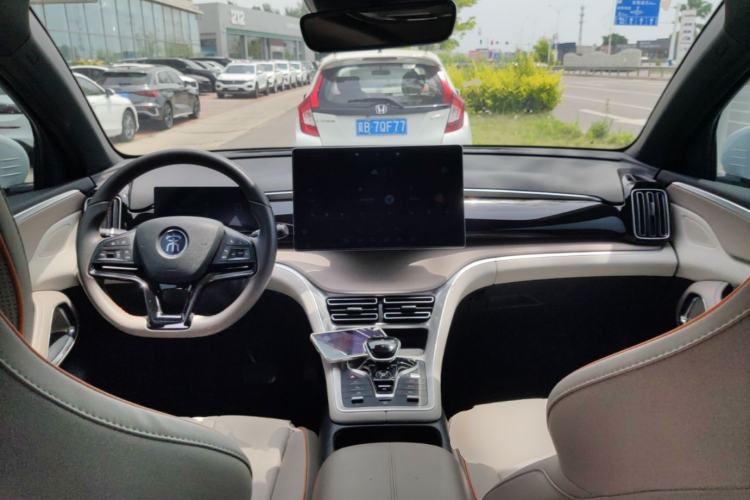 Used BYD Song Pro New Energy 2023 Champion Edition DM-i 110KM Excellence Model Center Console