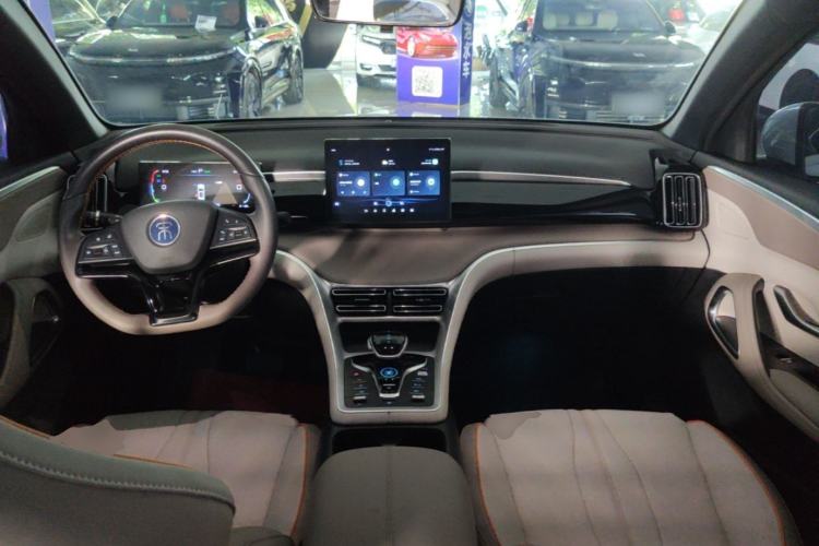 Used BYD Song Pro New Energy 2023 Champion Edition DM-i 71KM Leading Model Center Console