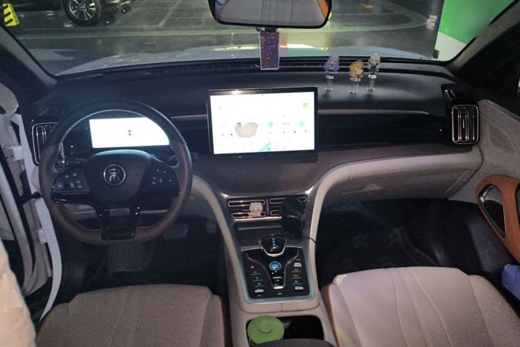 Used BYD Song Pro New Energy 2023 Champion Edition DM-i 110KM Beyond Model Center Console