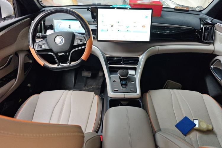 Used BYD Song Pro New Energy 2023 Champion Edition DM-i 110KM Excellence Model Center Console