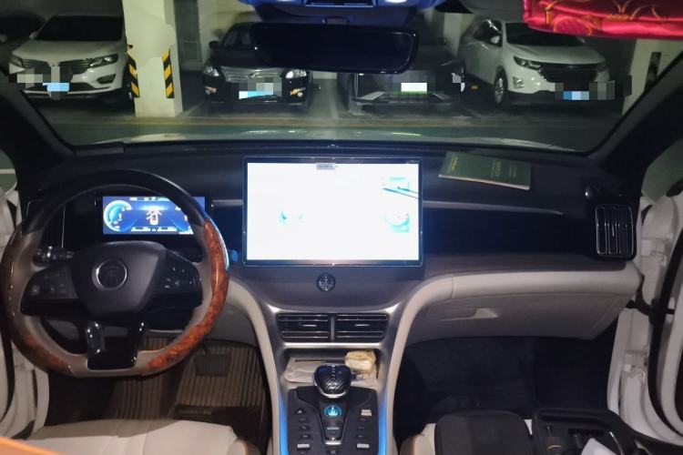 Used BYD Song Pro New Energy 2023 Champion Edition DM-i 110KM Excellence Model Center Console