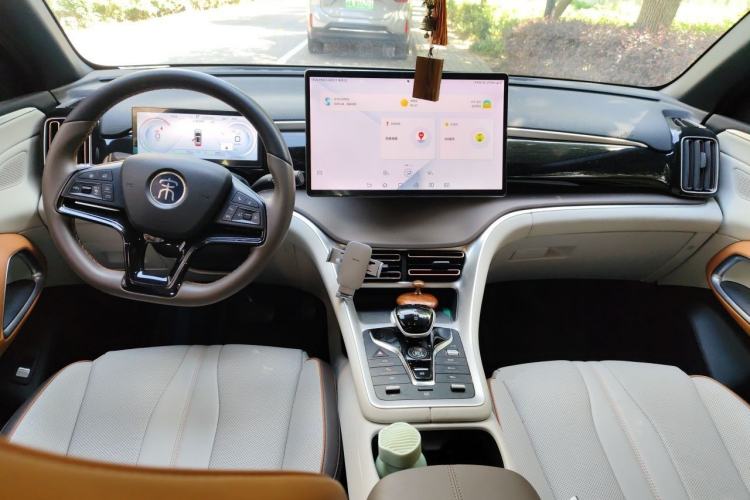 Used BYD Song Pro New Energy 2023 Champion Edition DM-i 110KM Excellence Model Center Console