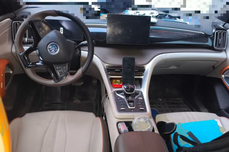 Used BYD Song Pro New Energy 2023 Champion Edition DM-i 71KM Leading Model Center Console