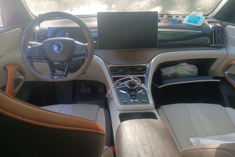 Used BYD Song Pro New Energy 2023 Champion Edition DM-i 110KM Excellence Model Center Console