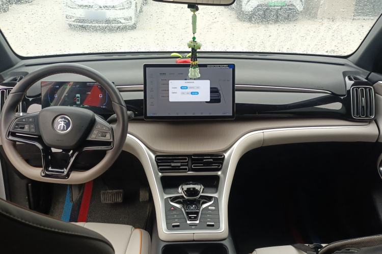Used BYD Song Pro New Energy 2023 Champion Edition DM-i 71KM Beyond Model Center Console
