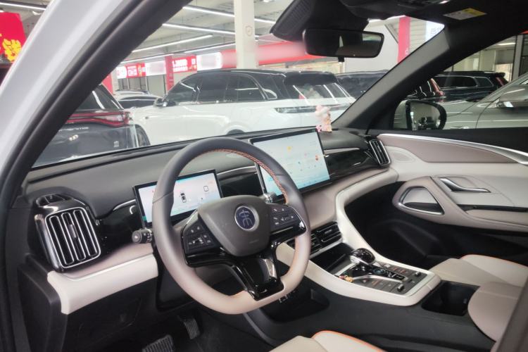 Used BYD Song Pro New Energy 2023 Champion Edition DM-i 110KM Beyond Model Center Console