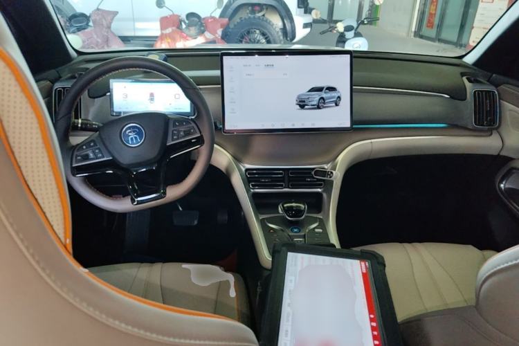 Used BYD Song Pro New Energy 2023 Champion Edition DM-i 110KM Excellence Model Center Console