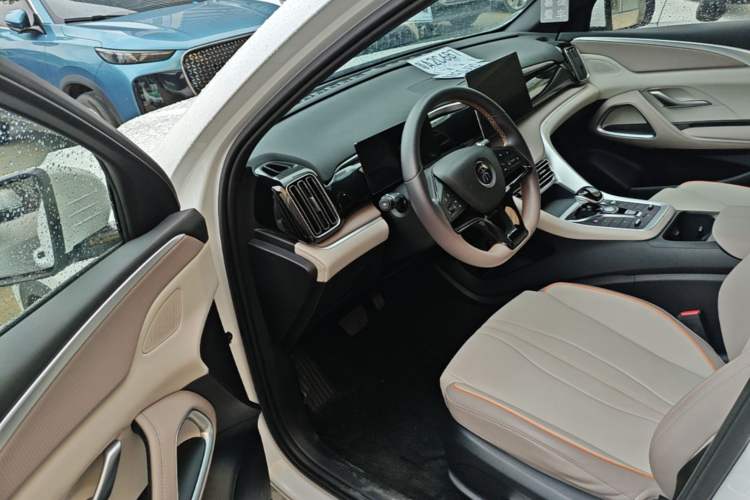 Used BYD Song Pro New Energy 2023 Champion Edition DM-i 71KM Navigation Model Driver Seat