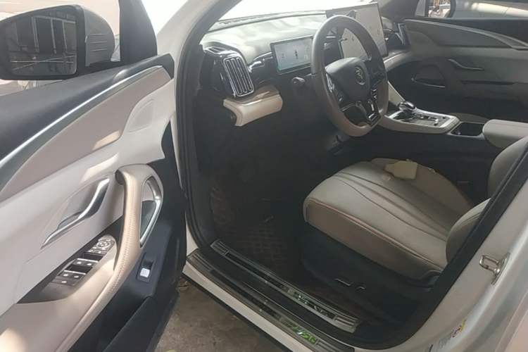 Used BYD Song Pro New Energy 2023 Champion Edition DM-i 110KM Excellence Model Driver Seat