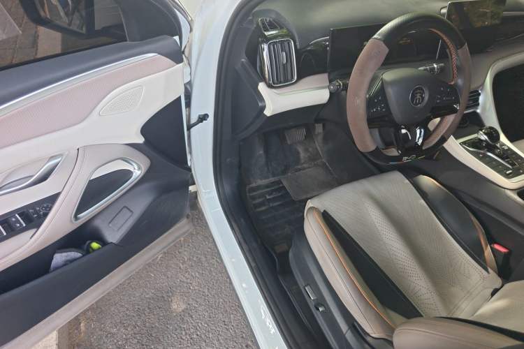 Used BYD Song Pro New Energy 2023 Champion Edition DM-i 71KM Navigation Model Driver Seat