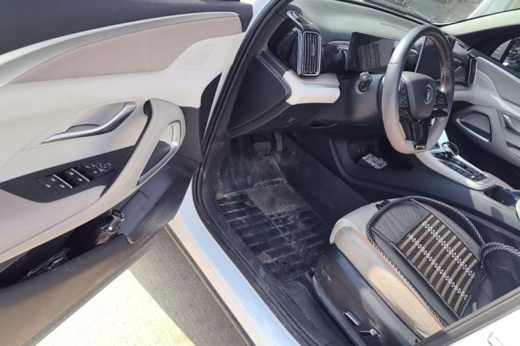 Used BYD Song Pro New Energy 2023 Champion Edition DM-i 71KM Leading Model Driver Seat