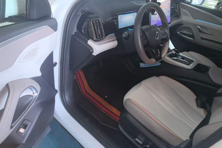 Used BYD Song Pro New Energy 2023 Champion Edition DM-i 110KM Excellence Model Driver Seat