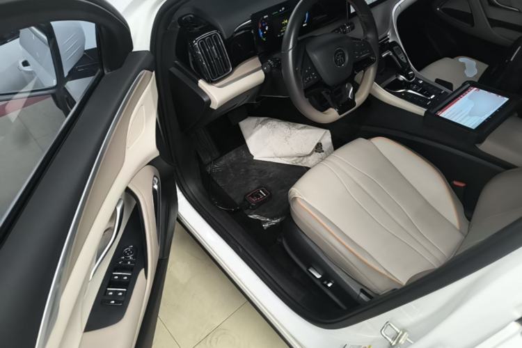 Used BYD Song Pro New Energy 2023 Champion Edition DM-i 71KM Leading Model Driver Seat