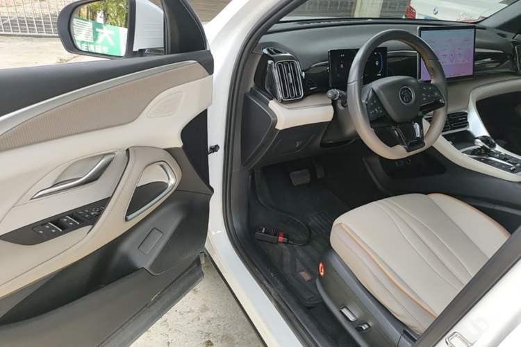 Used BYD Song Pro New Energy 2023 Champion Edition DM-i 71KM Beyond Model Driver Seat