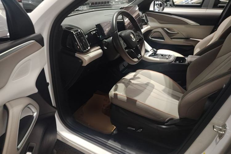 Used BYD Song Pro New Energy 2023 Champion Edition DM-i 110KM Excellence Model Driver Seat