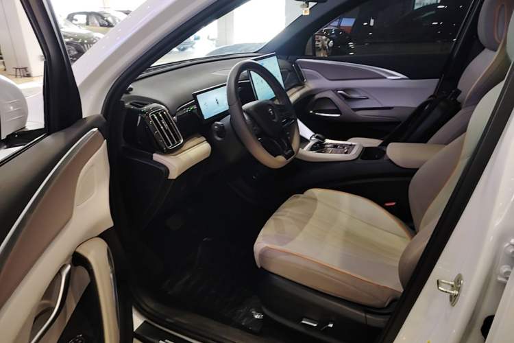 Used BYD Song Pro New Energy 2023 Champion Edition DM-i 110KM Beyond Model Driver Seat