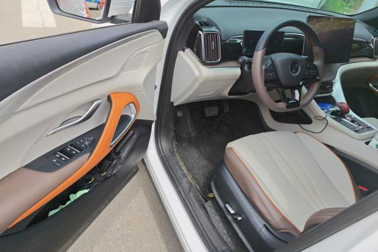 Used BYD Song Pro New Energy 2023 Champion Edition DM-i 110KM Excellence Model Driver Seat