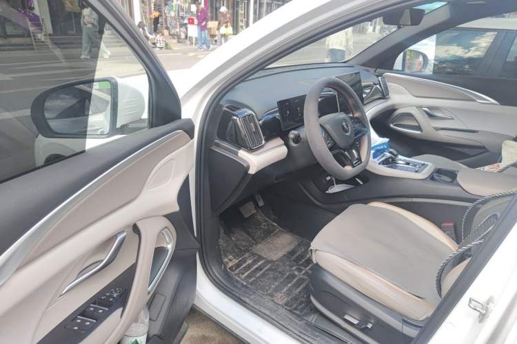 Used BYD Song Pro New Energy 2023 Champion Edition DM-i 71KM Navigation Model Driver Seat