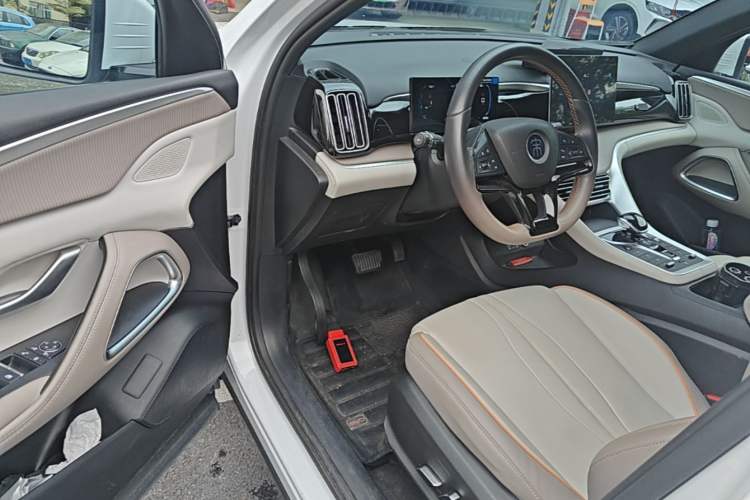 Used BYD Song Pro New Energy 2023 Champion Edition DM-i 71KM Navigation Model Driver Seat