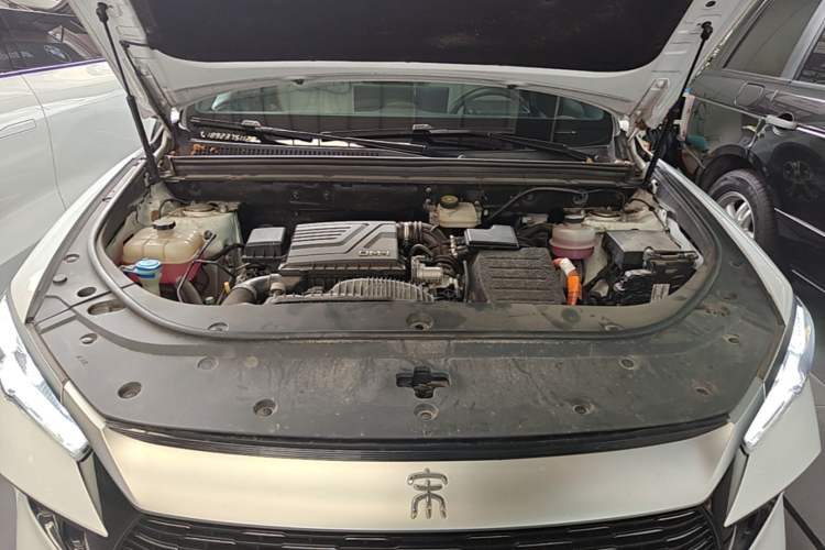 Used BYD Song Pro New Energy 2023 Champion Edition DM-i 110KM Excellence Model Engine Bay