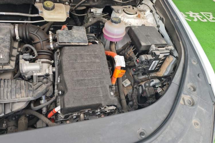 Used BYD Song Pro New Energy 2023 Champion Edition DM-i 110KM Excellence Model Engine Bay Left