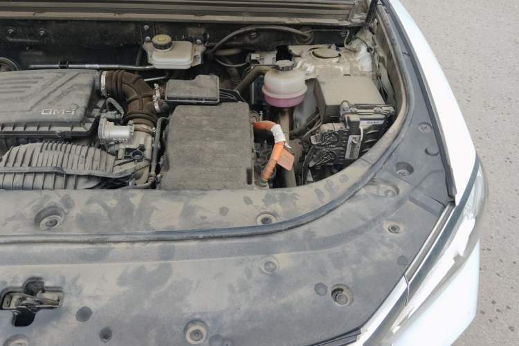 Used BYD Song Pro New Energy 2023 Champion Edition DM-i 71KM Navigation Model Engine Bay Left