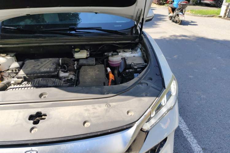 Used BYD Song Pro New Energy 2023 Champion Edition DM-i 110KM Excellence Model Engine Bay Left