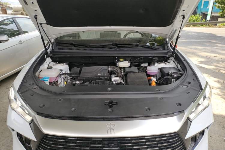 Used BYD Song Pro New Energy 2023 Champion Edition DM-i 71KM Beyond Model Engine Bay