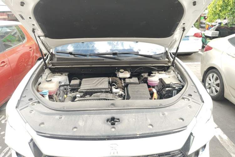 Used BYD Song Pro New Energy 2023 Champion Edition DM-i 71KM Navigation Model Engine Bay