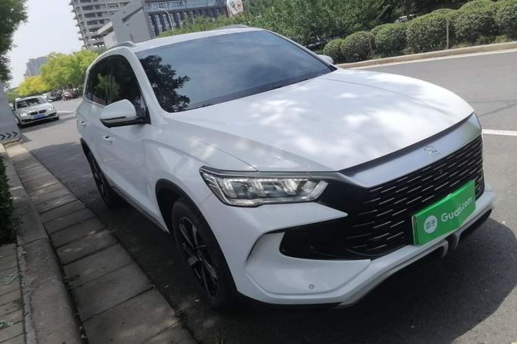 Used BYD Song Pro New Energy 2023 Champion Edition DM-i 71KM Leading Model Front Right 45 Deg