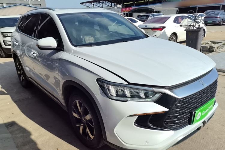 Used BYD Song Pro New Energy 2023 Champion Edition DM-i 71KM Leading Model Front Right 45 Deg