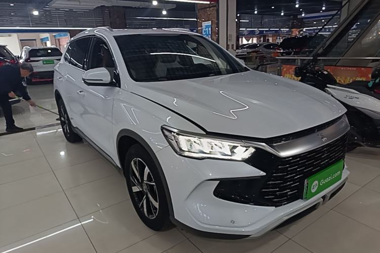 Used BYD Song Pro New Energy 2023 Champion Edition DM-i 110KM Beyond Model Front Right 45 Deg